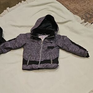 Kids Obermeyer Stylish Hooded Snowboard Ski Jacket in Heathered Gray and Black 5